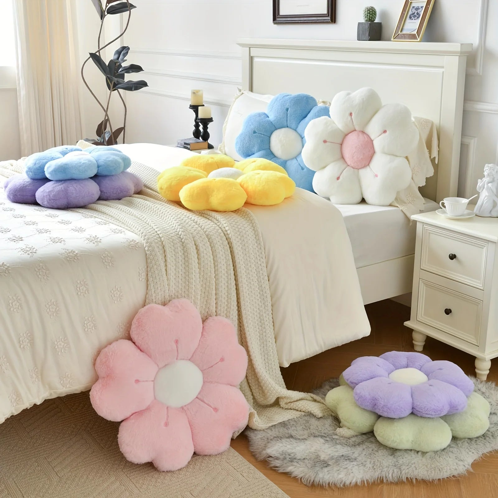 Soft Plush Daisy Flower Throw Pillow - Cozy Decorative Cushion for Bed & Sofa, White/Pink, Adorable Floral Desig